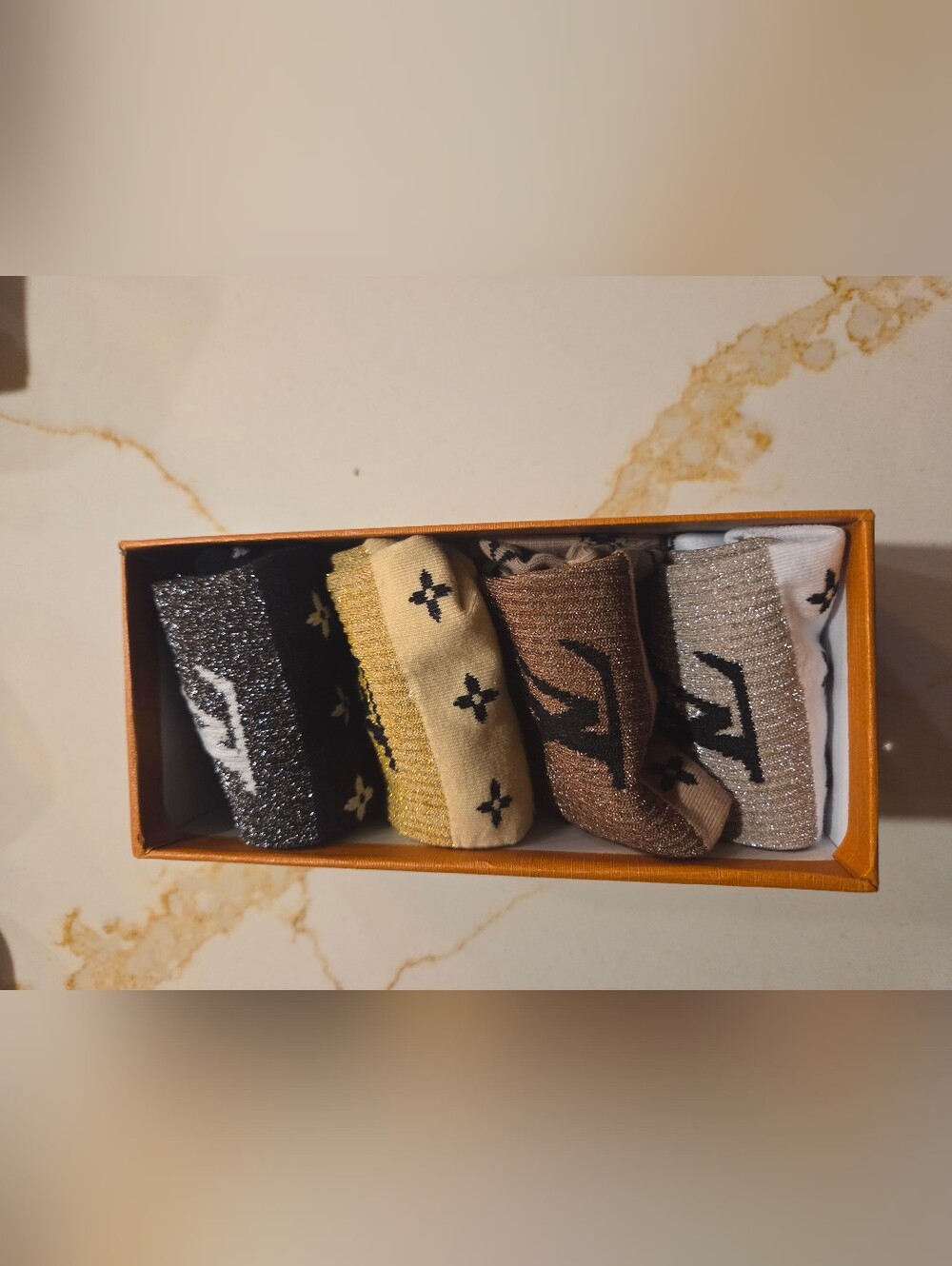 Luxury Socks  4 Pr Multi Color Ankle. NWT